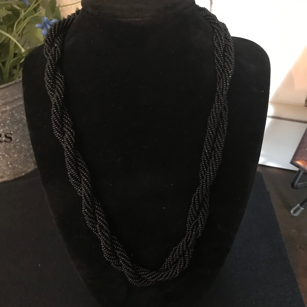 19" Vintage Black Bead Twisted Necklace